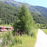 Zermatt Express und ein Gehweg