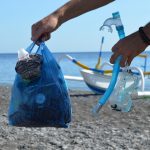 Kostenlose Plastiktüten gibt es direkt im Meer