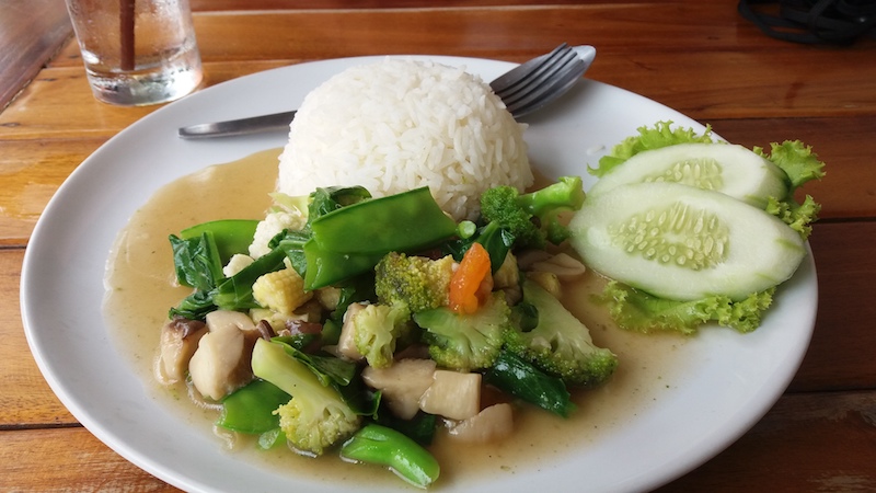Gemüse mit Curry und Reis