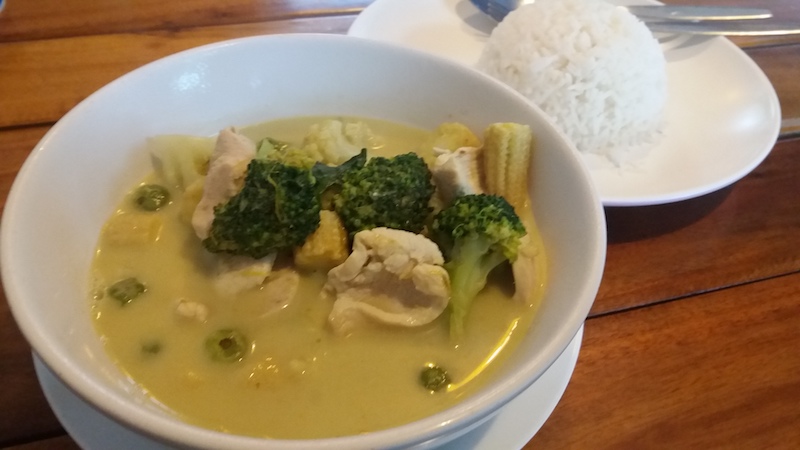 Green Curry Soup mit Chicken und Reis
