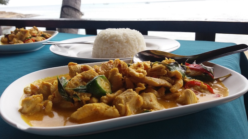 Hünchen mit Curry und Reis