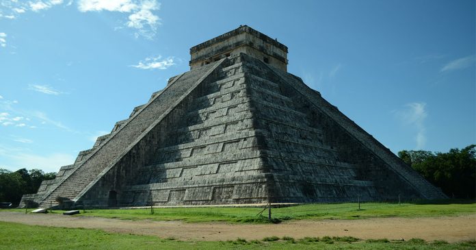 Chichen Itza Pyramide in Mexiko