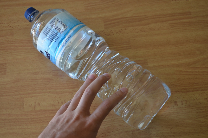 Aus Plastikflasche einen Handfilter für Kaffe benutzen