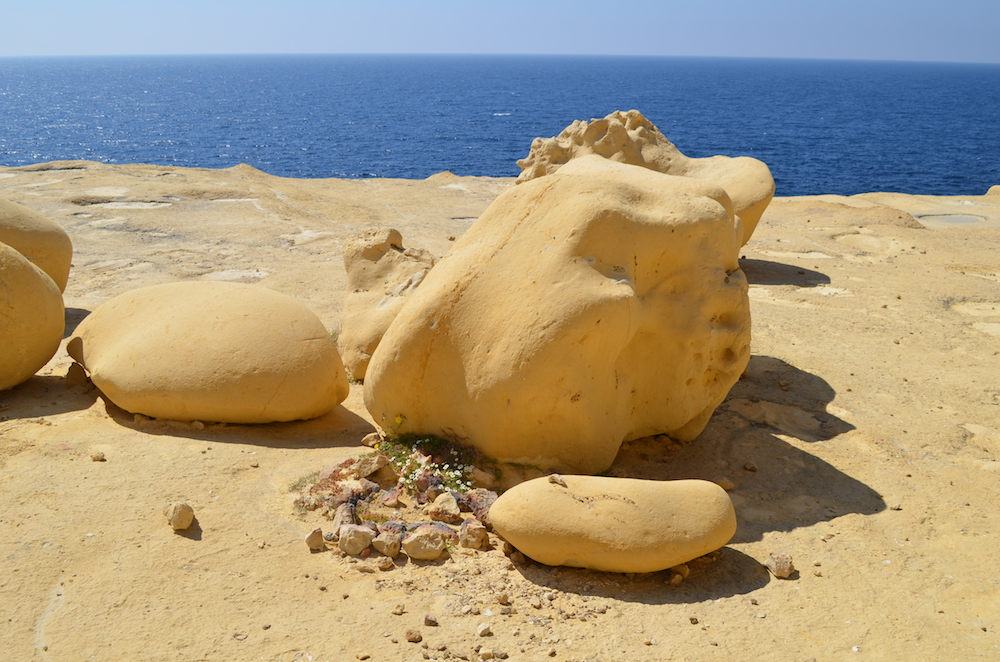 Gozo Xlendie Bucht mit Felsformationen
