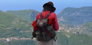 Sind Digitale Nomaden, Minimalisten und Aussteiger die zukünftigen Anarchisten? Digitale Nomaden, Minimalisten und Anarchisten