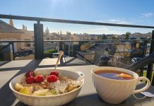 Reisemüde und Auszeit als Reisenomaden Reisemüde